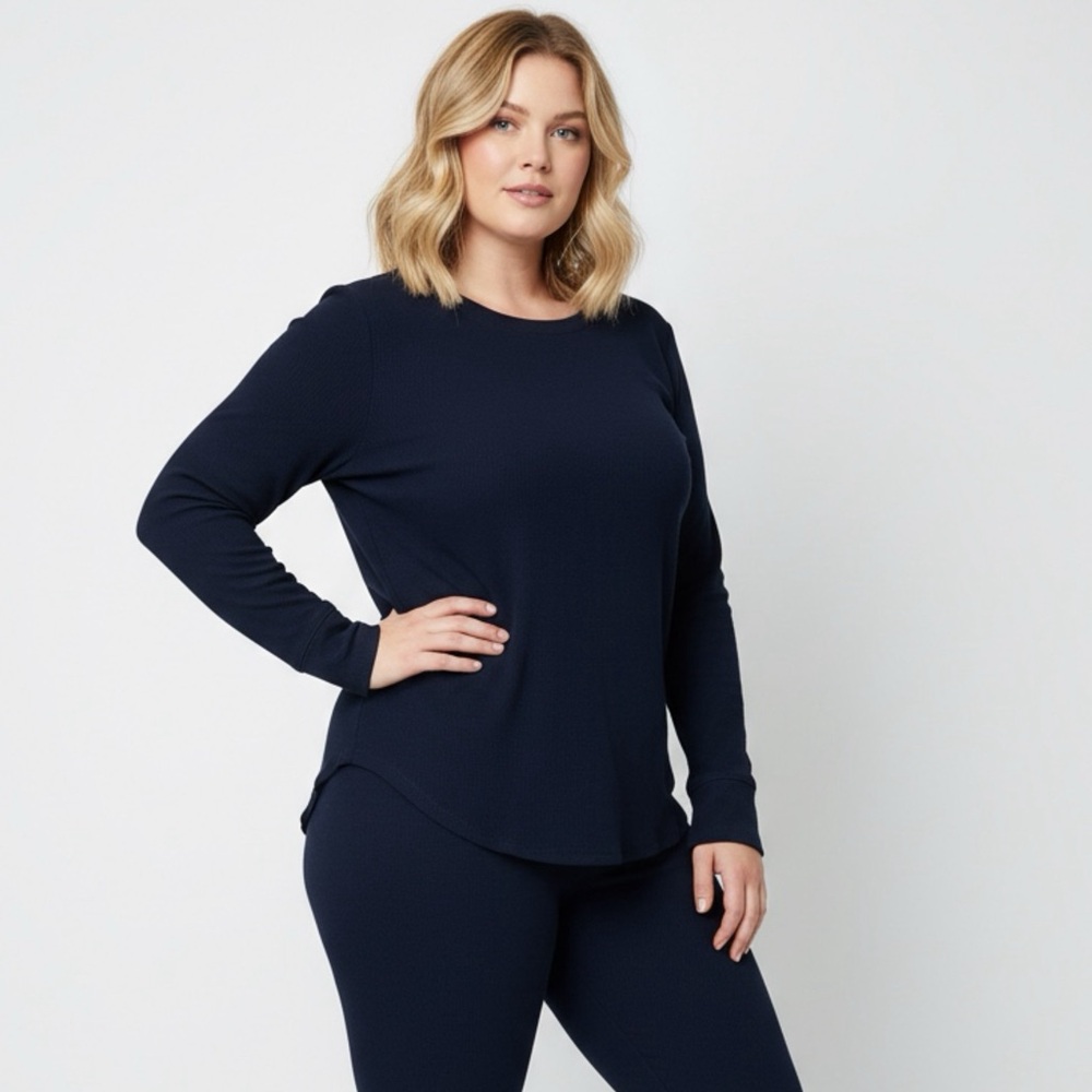 GAP Women’s Long Sleeve Waffle Knit Black Tee